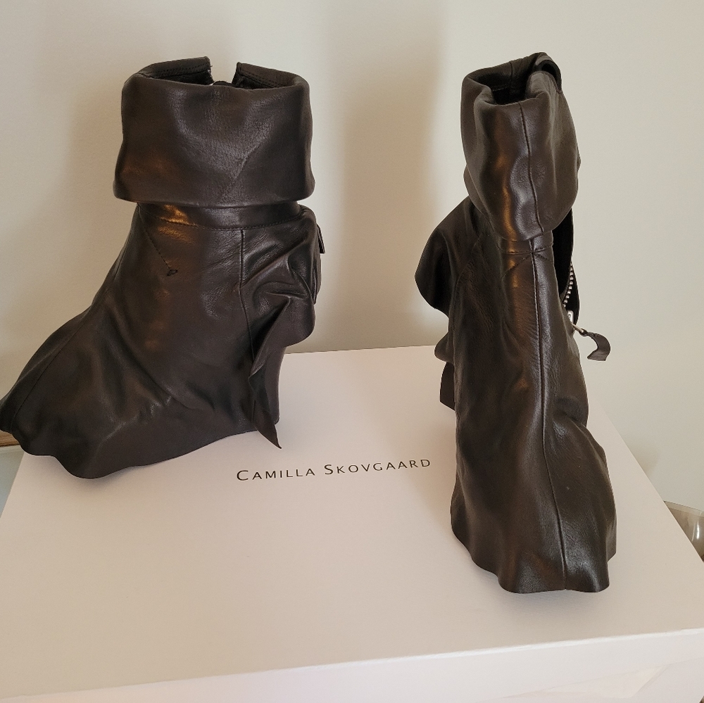 Women's wedge shoes